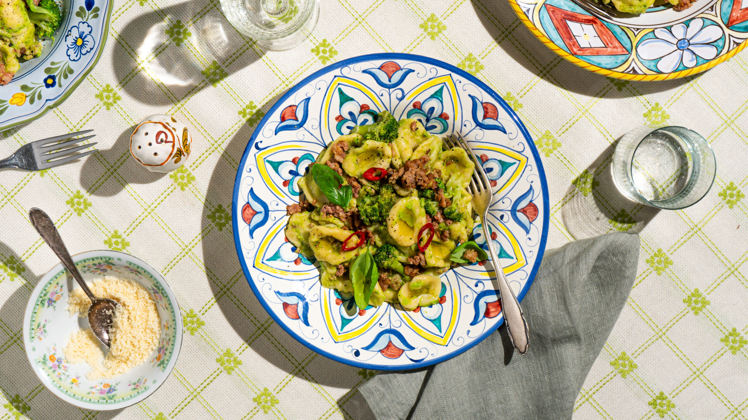 Orecchiette mit Salsiccia und Brokkoli