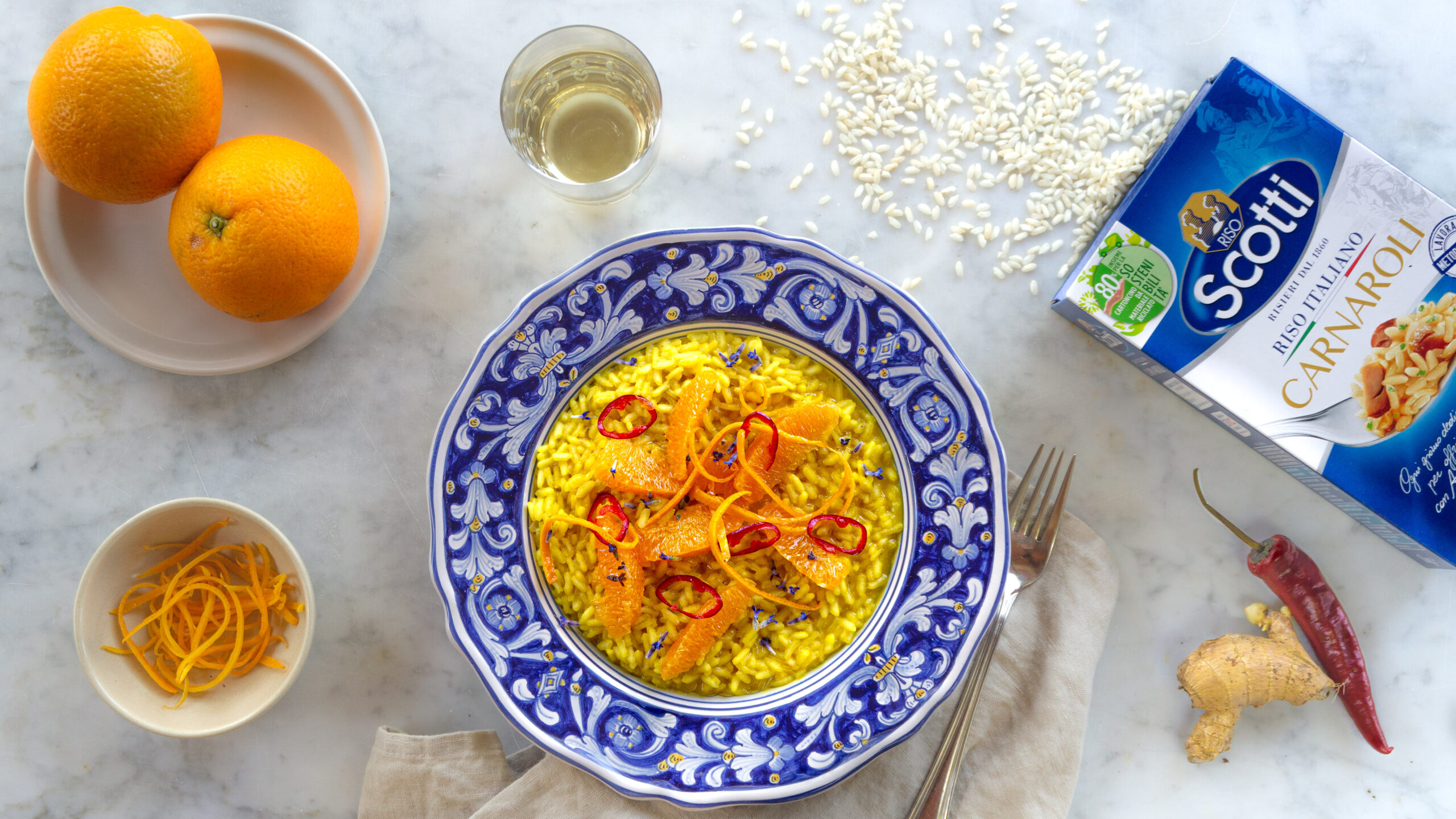 Orangen-Risotto mit Chili, Ingwer und Lavendelblüten